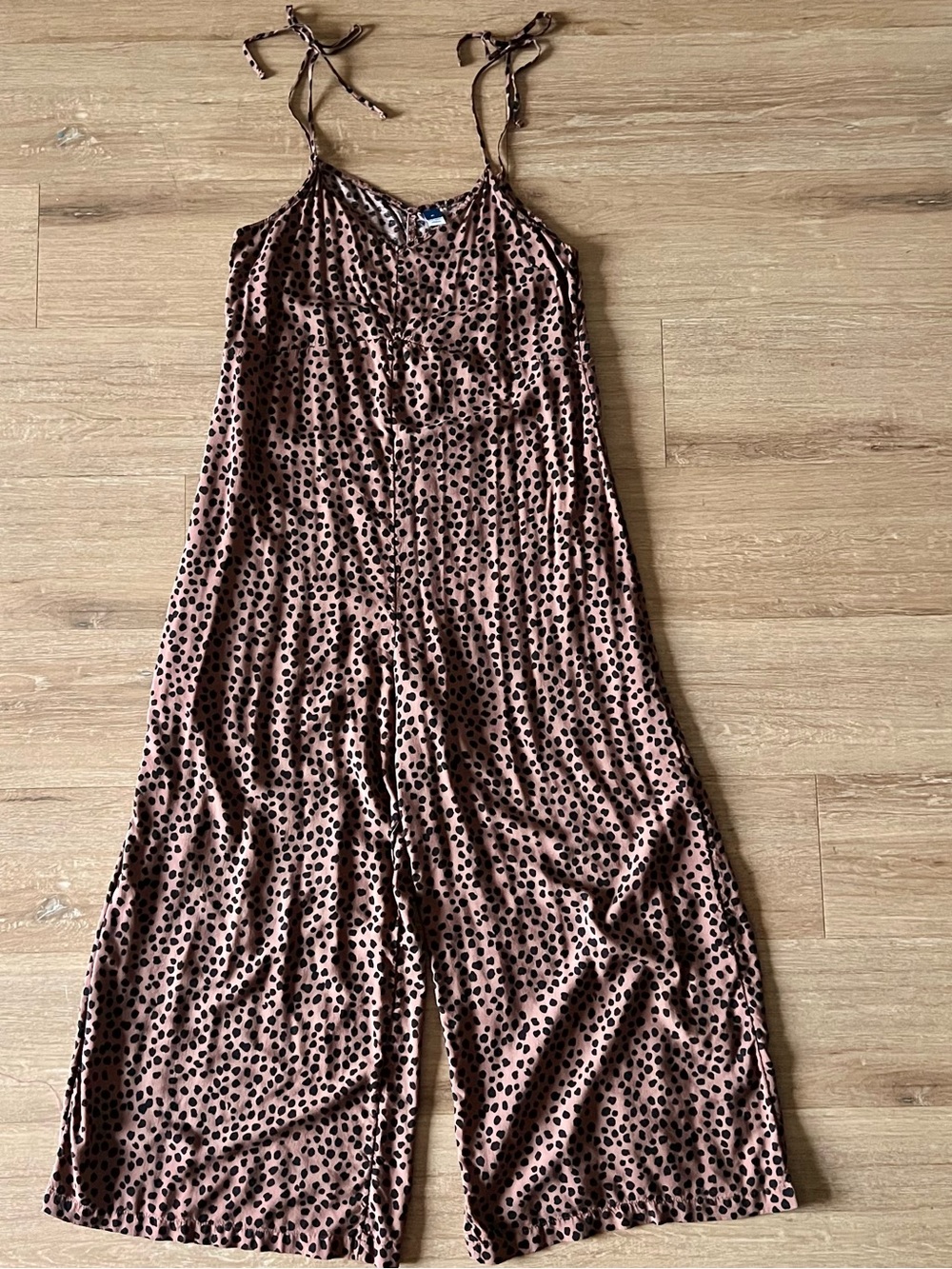 Old Navy Women’s Leopard Print Wide Leg Jumpsuit Size Medium